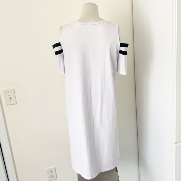 H&M | White V Stripe Cold Shoulder Shift Dress - Picture 6 of 6